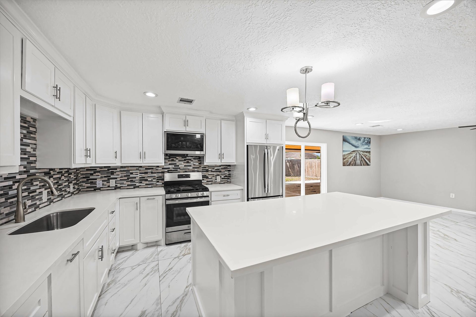 1208 Blackberry Drive, Pasadena, TX 77506