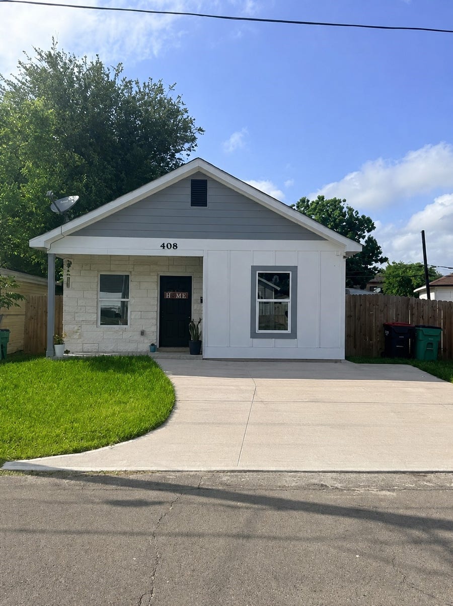 Property photo for 408 Miriam Avenue, Baytown, TX