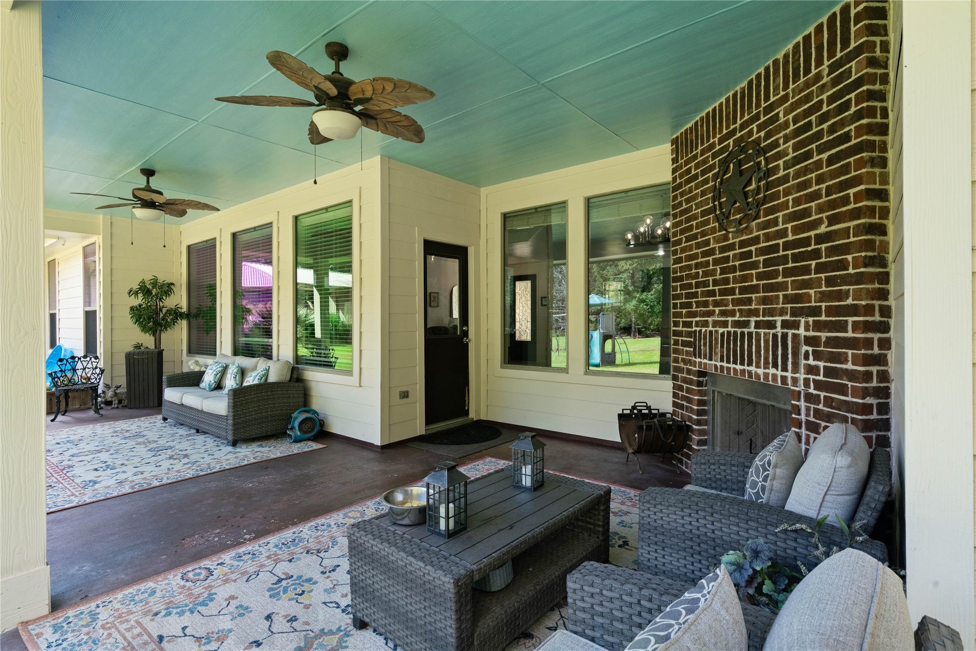 Your own outdoor living room! Kick back by the fireplace, enjoy the breeze from the ceiling fans, and let the stresses of the day melt away.
38  Backyard