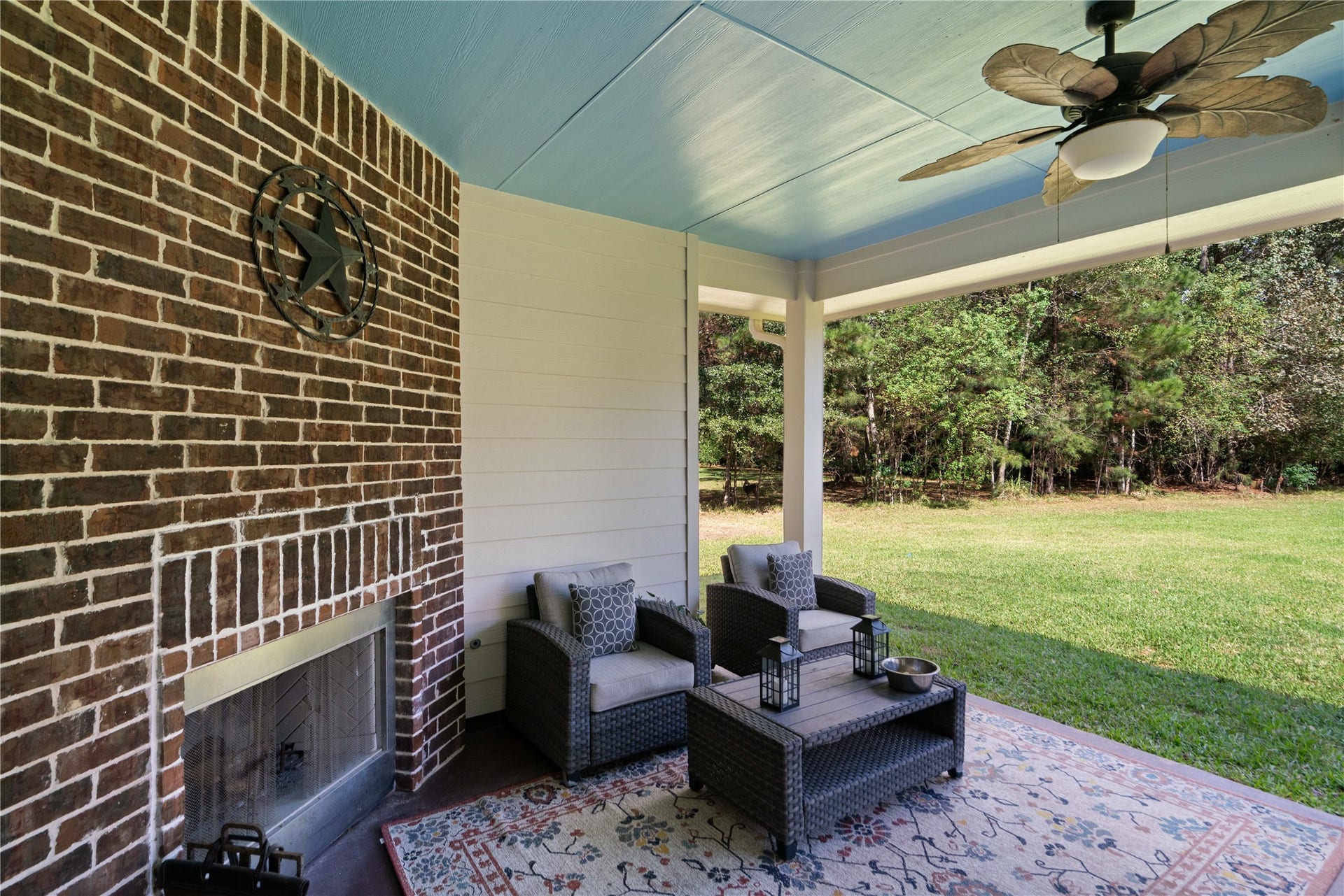 Picture cool evenings, a crackling fire, and your favorite people gathered around. This covered outdoor fireplace makes every season a reason to stay outside!