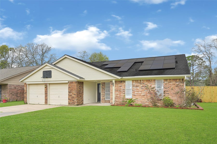 Property photo for 4102 Townes Forest Road, Friendswood, TX