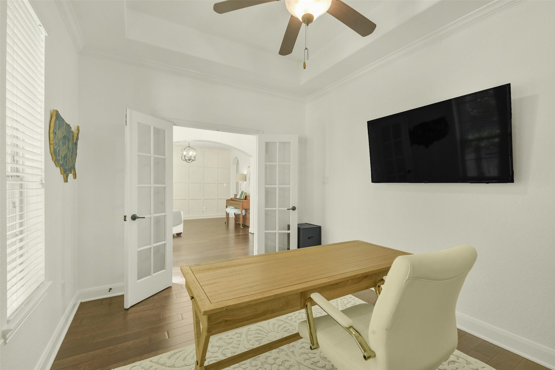 119 Finchfield Place, Montgomery, TX 77316 Versatile home office or study, ideal for working from home or quiet productivity.