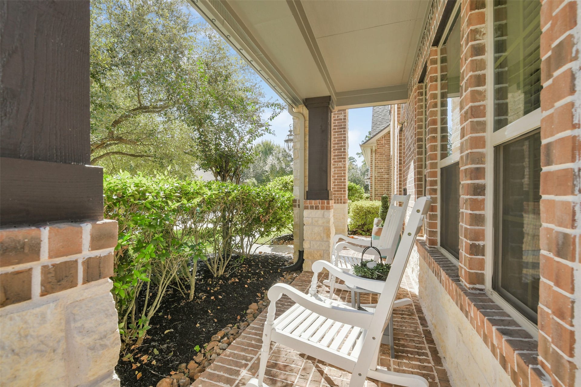 119 Finchfield Place, Montgomery, TX 77316 Inviting covered front porch, perfect for relaxing and enjoying the neighborhood.