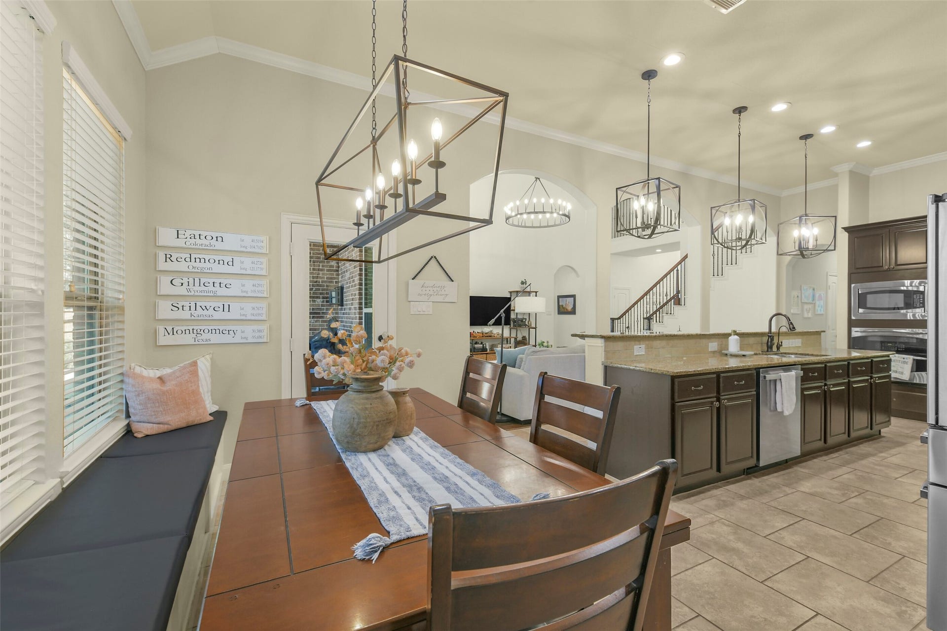 119 Finchfield Place, Montgomery, TX 77316 Open kitchen and breakfast area designed for comfortable everyday living and entertaining.