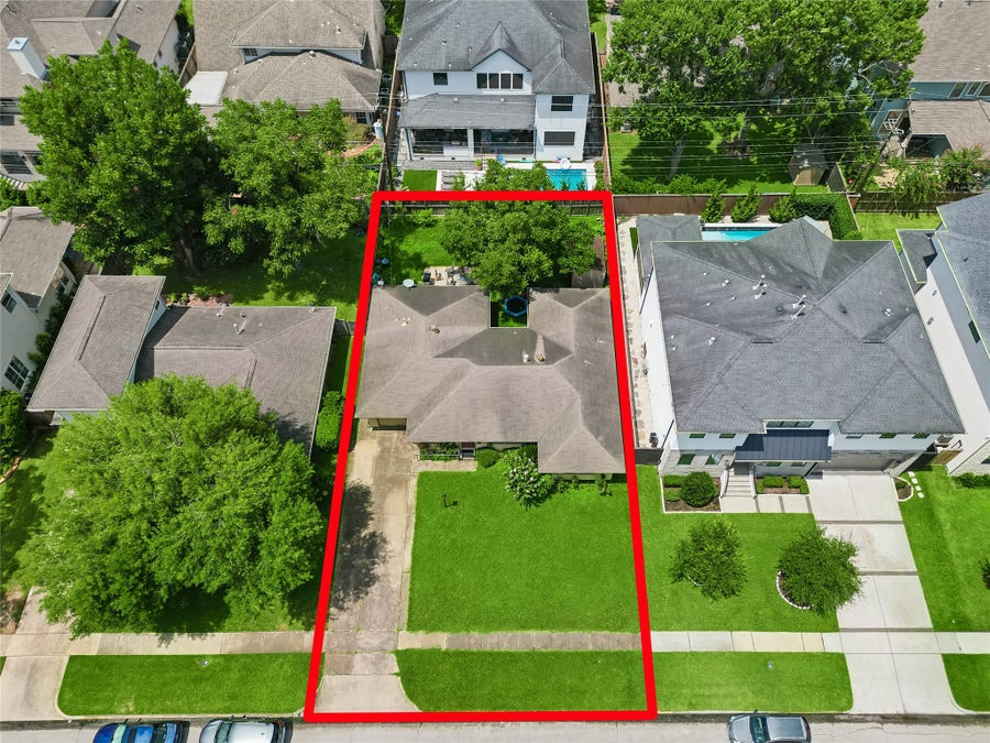 Property photo for 5204 Mimosa Drive, Bellaire, TX