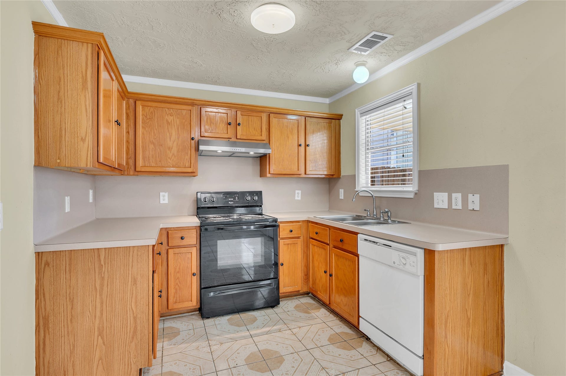 11818 Eagle Island Lane, Houston, TX 77034 KITCHEN