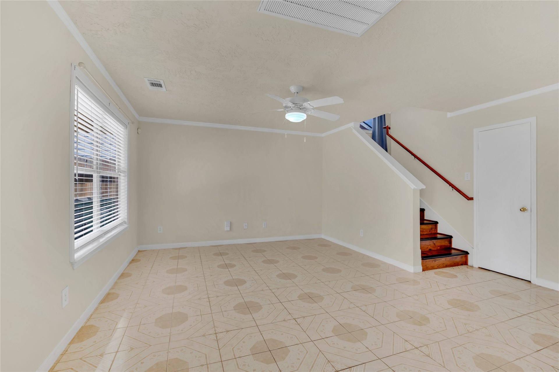 11818 Eagle Island Lane, Houston, TX 77034 FAMILY ROOM