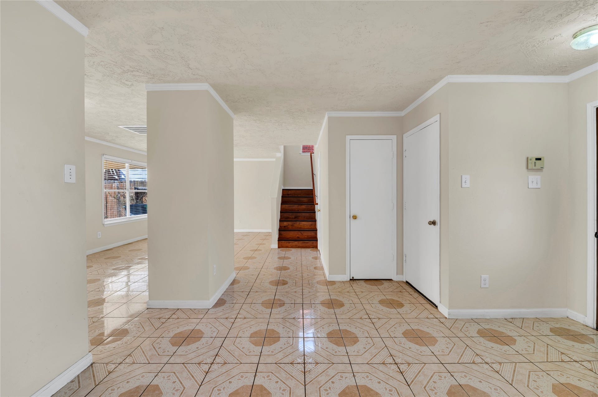 11818 Eagle Island Lane, Houston, TX 77034 CLOSET/ HALF RESTROOM