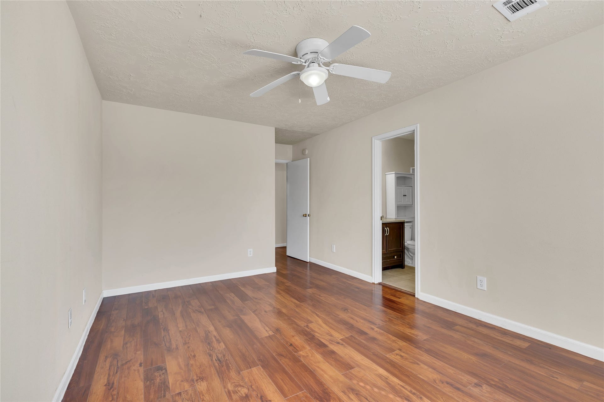 11818 Eagle Island Lane, Houston, TX 77034 MAIN BEDROOM