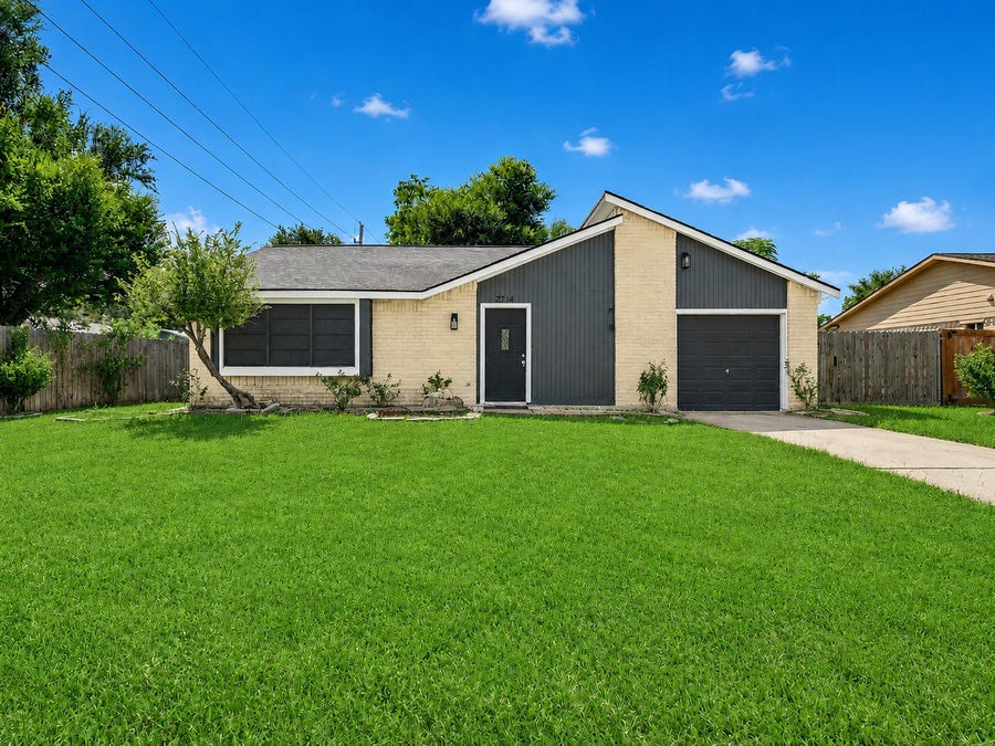 Property photo for 2711 Pheasant Creek Drive, Sugar Land, TX