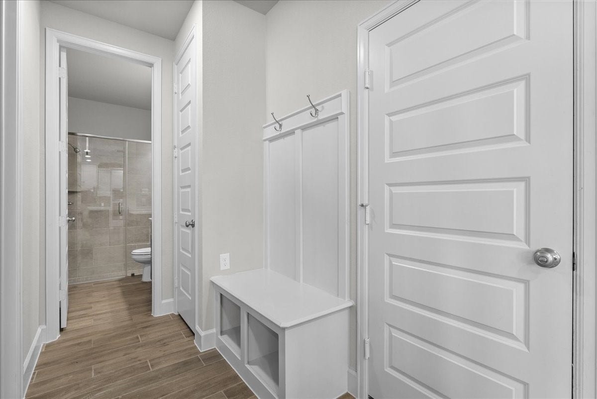 19007 Satsuma Ridge Drive, Manvel, TX 77578 Mud room area, great for shoes and backpacks! Garage is on the right.