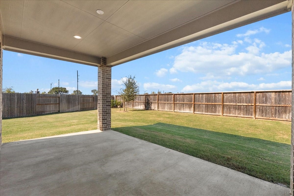 19007 Satsuma Ridge Drive, Manvel, TX 77578 Relaxing back patio just in time for those cooler temps!
