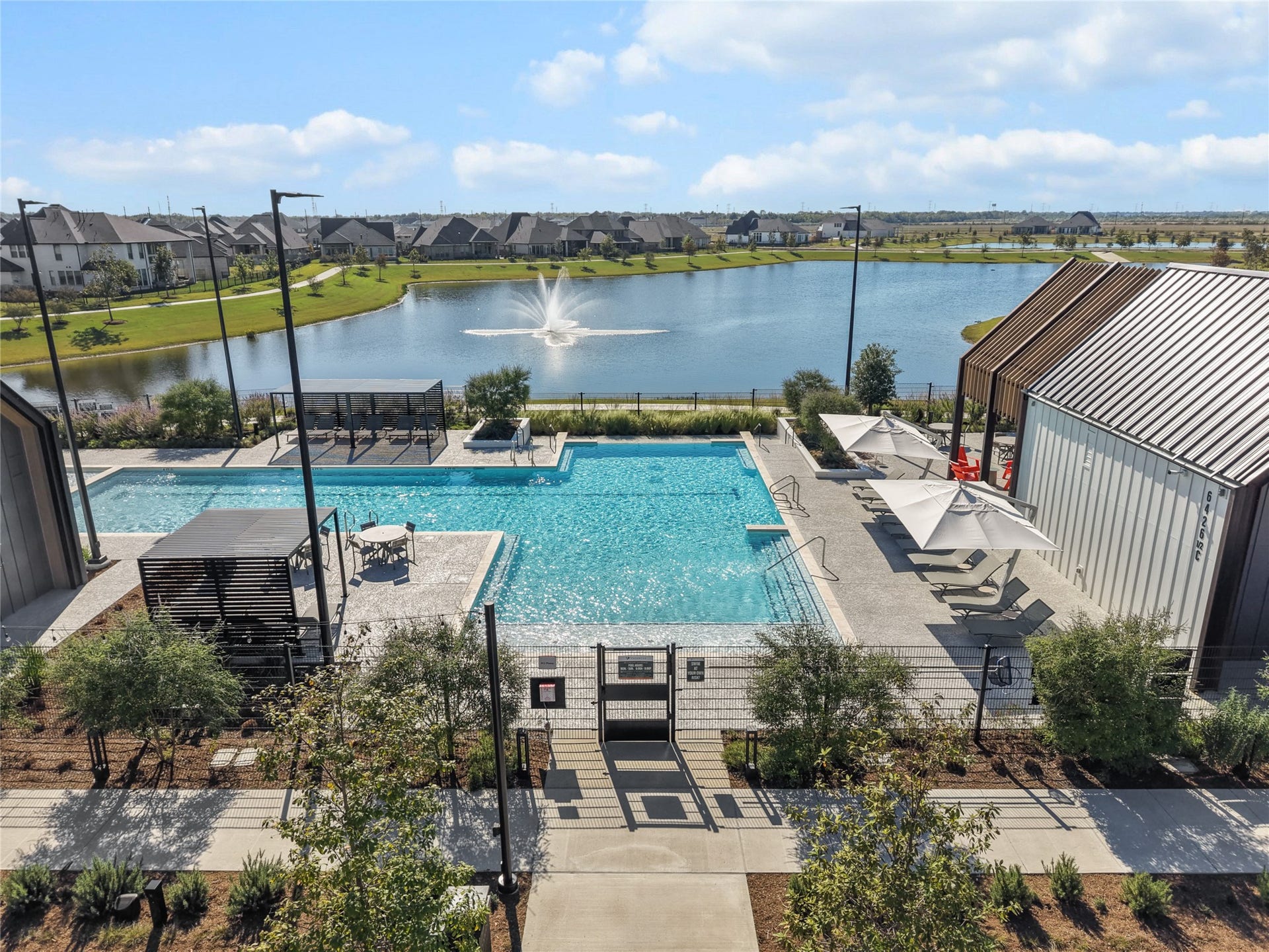 19007 Satsuma Ridge Drive, Manvel, TX 77578 Beautiful pool and view of the lake!