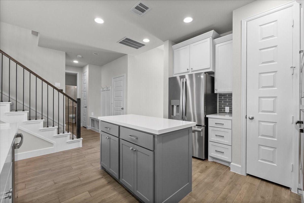 19007 Satsuma Ridge Drive, Manvel, TX 77578 Kitchen island! Great for meal prepping for the week!