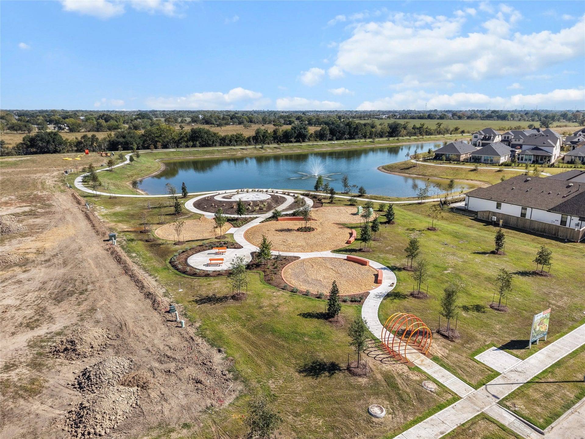 19007 Satsuma Ridge Drive, Manvel, TX 77578 Tons of connecting walking/running trails throughout Valencia!