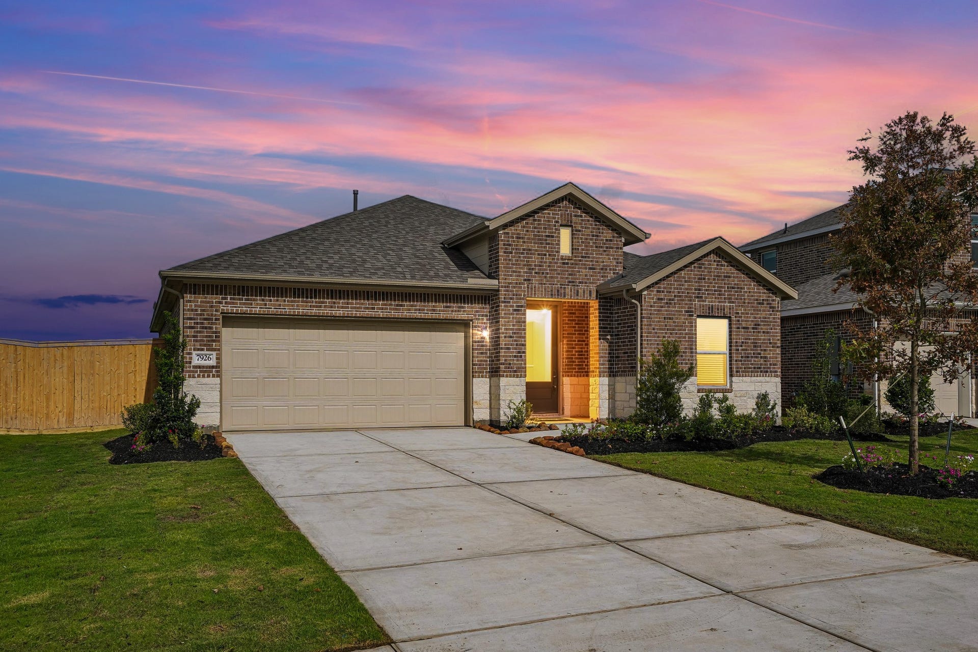 7926 Jade Crest Drive, Angleton, TX 77515