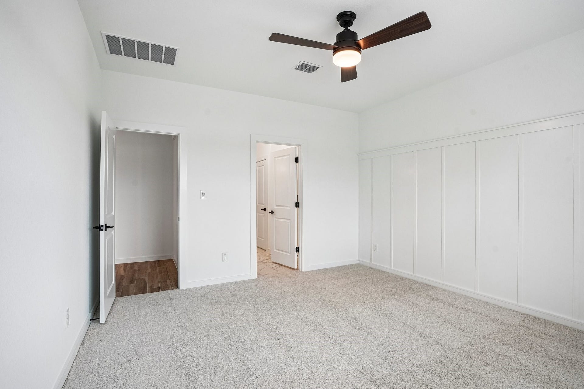 Private primary suite
