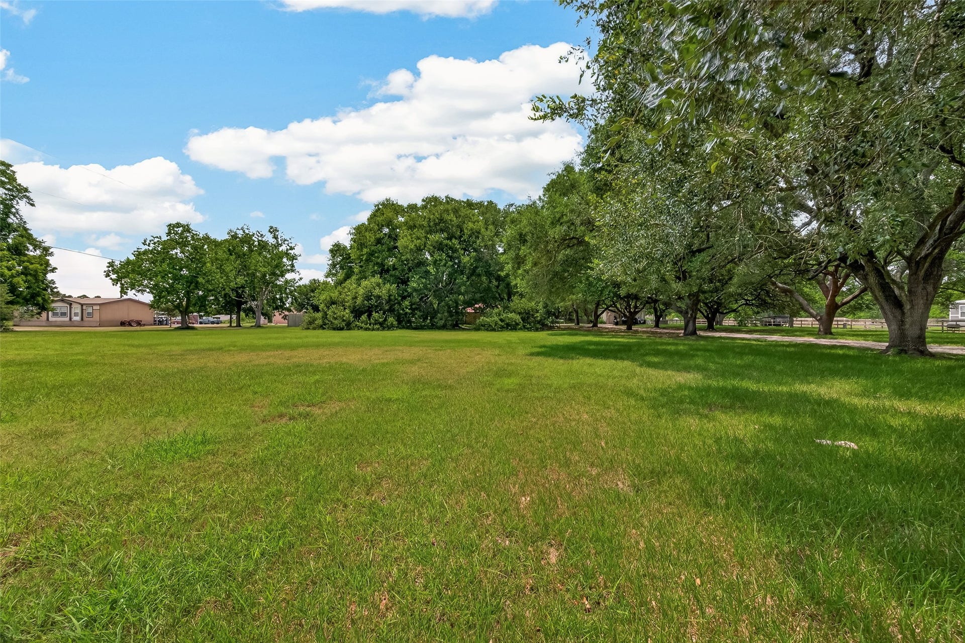 5606 Highland Road, Santa Fe, TX 77517 5606 Highland Road, Santa Fe, TX 77517