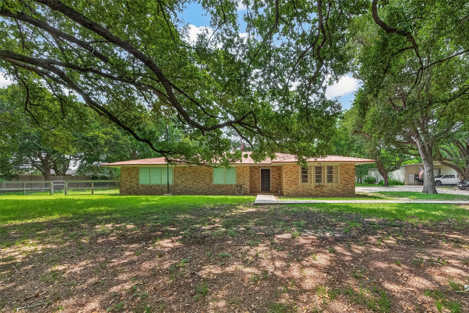 5606 Highland Road, Santa Fe, TX 77517 5606 Highland Road, Santa Fe, TX 77517