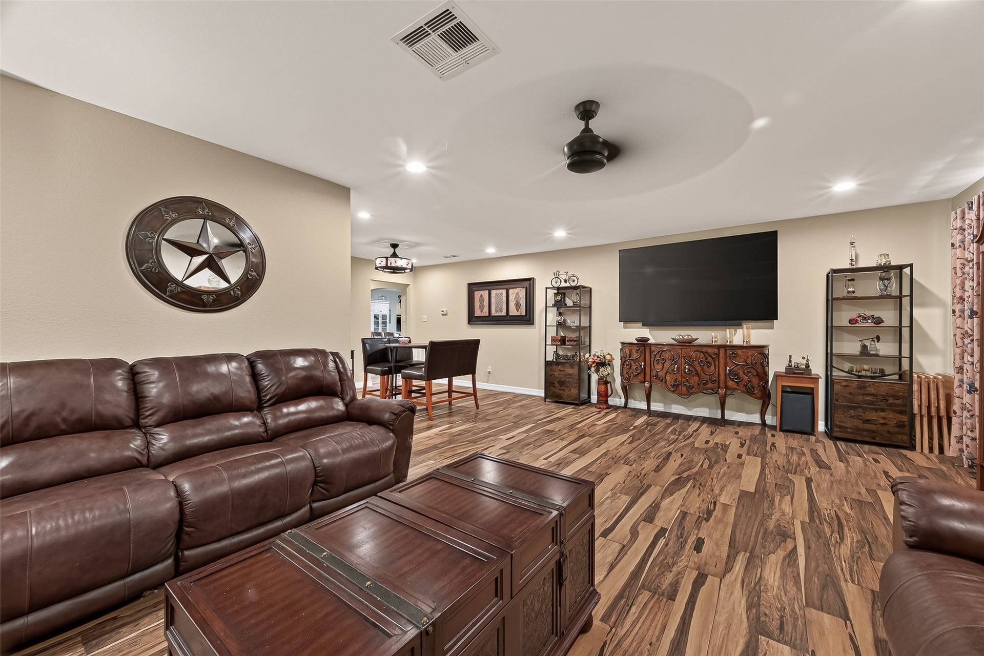 5606 Highland Road, Santa Fe, TX 77517 5606 Highland Road, Santa Fe, TX 77517
