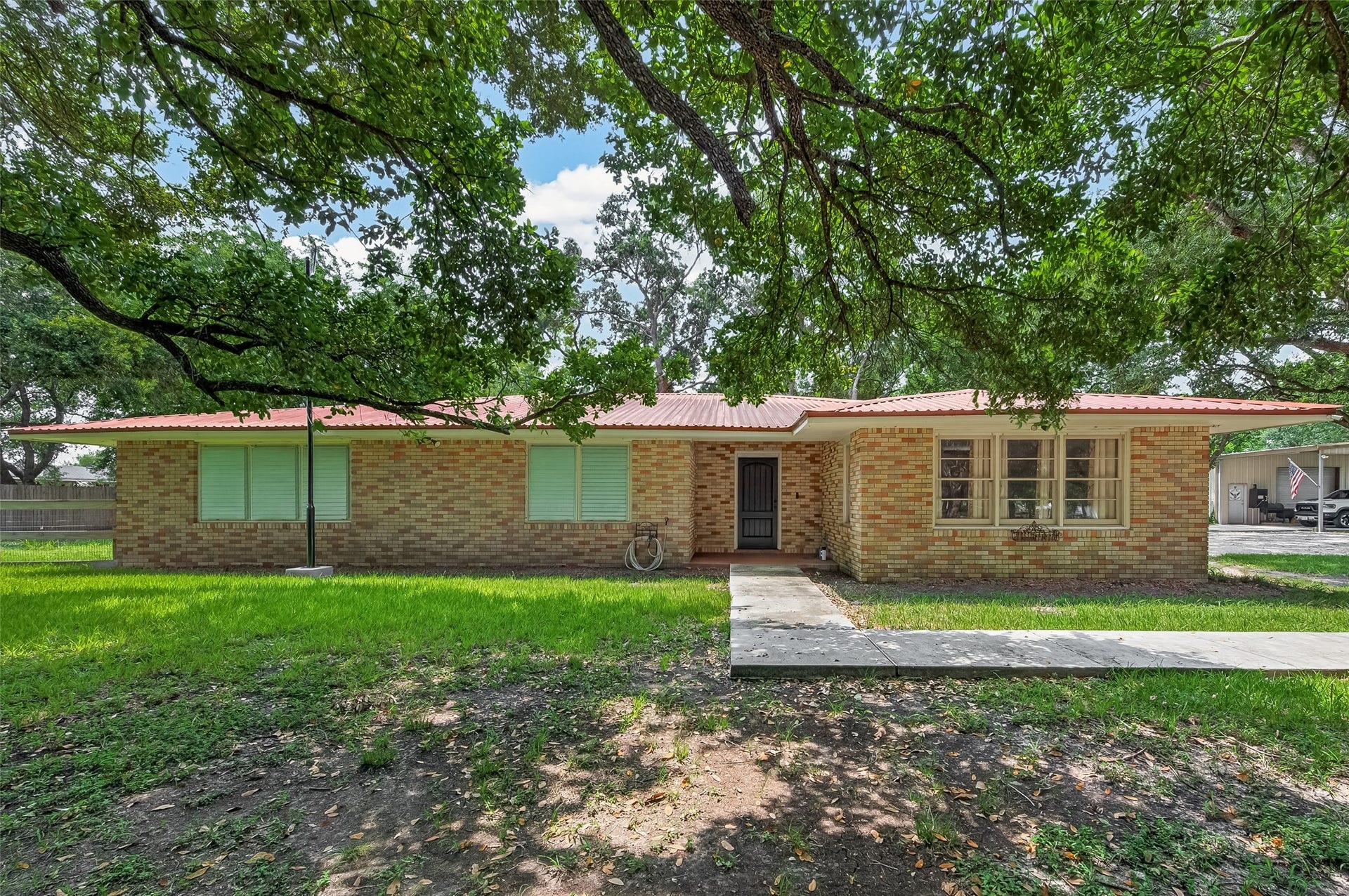 5606 Highland Road, Santa Fe, TX 77517 5606 Highland Road, Santa Fe, TX 77517
