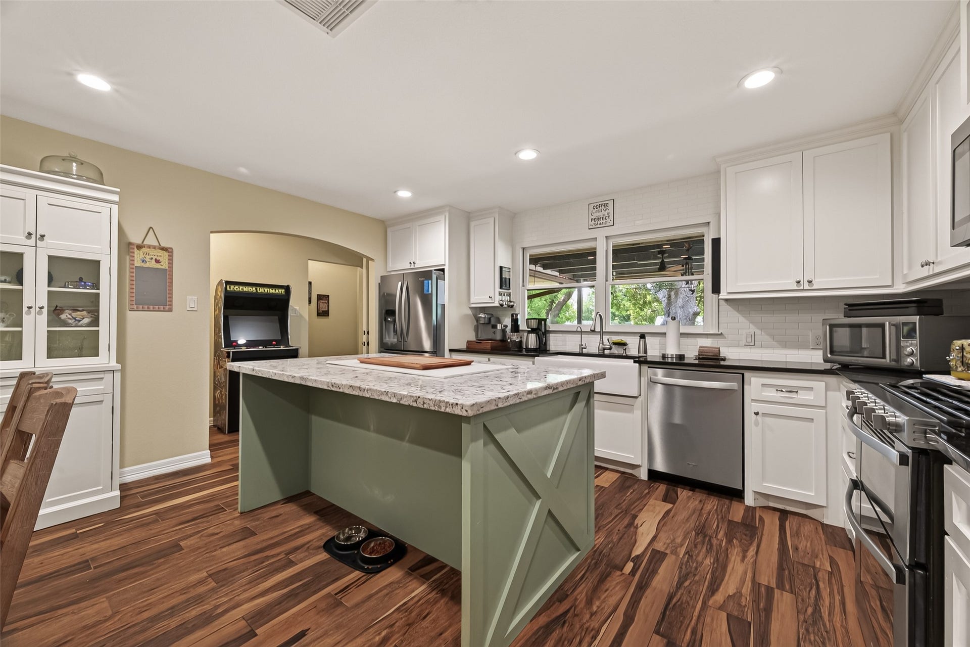 5606 Highland Road, Santa Fe, TX 77517 5606 Highland Road, Santa Fe, TX 77517