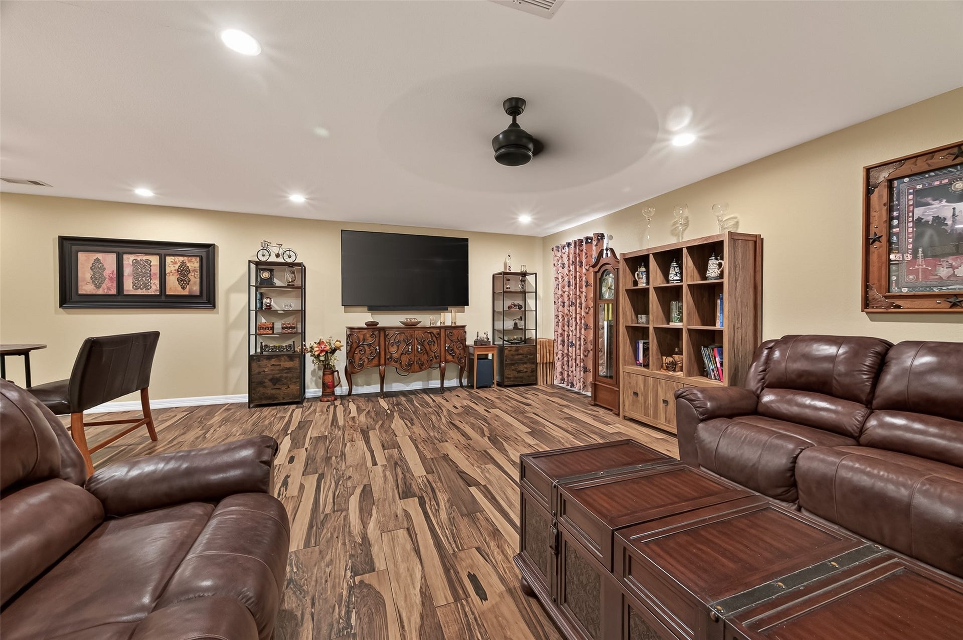 5606 Highland Road, Santa Fe, TX 77517 5606 Highland Road, Santa Fe, TX 77517