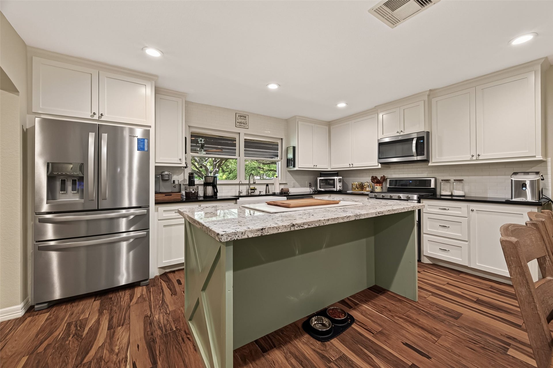 5606 Highland Road, Santa Fe, TX 77517 5606 Highland Road, Santa Fe, TX 77517