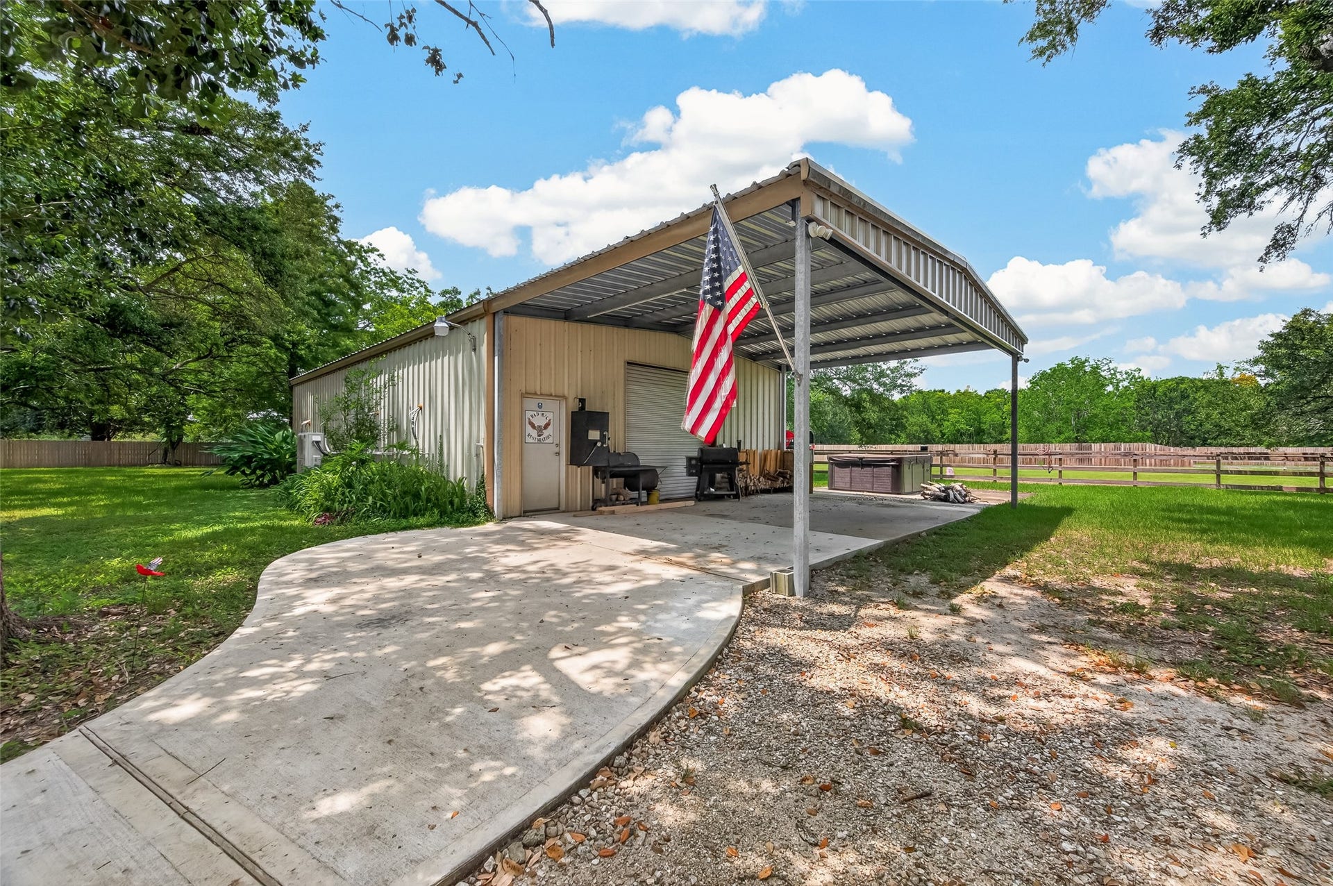 5606 Highland Road, Santa Fe, TX 77517 5606 Highland Road, Santa Fe, TX 77517