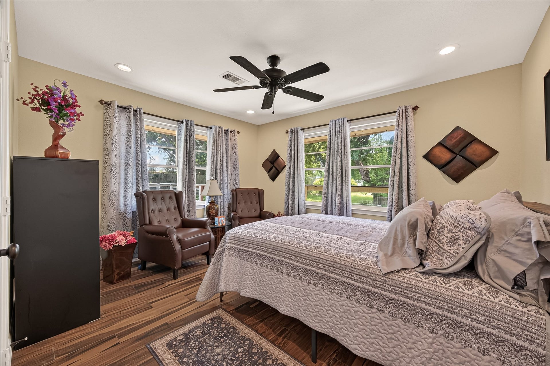 5606 Highland Road, Santa Fe, TX 77517 5606 Highland Road, Santa Fe, TX 77517