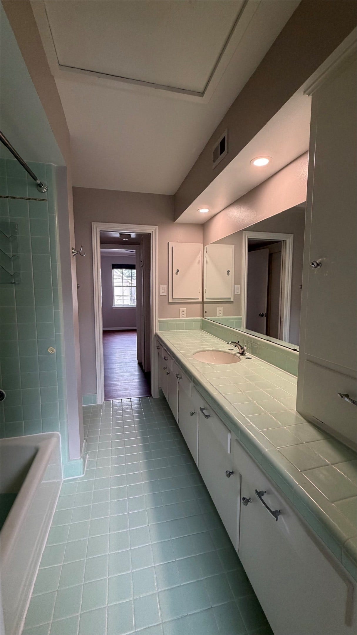 6310 DEERWOOD Road, Houston, TX 77057 6310 DEERWOOD Road, Houston, TX 77057