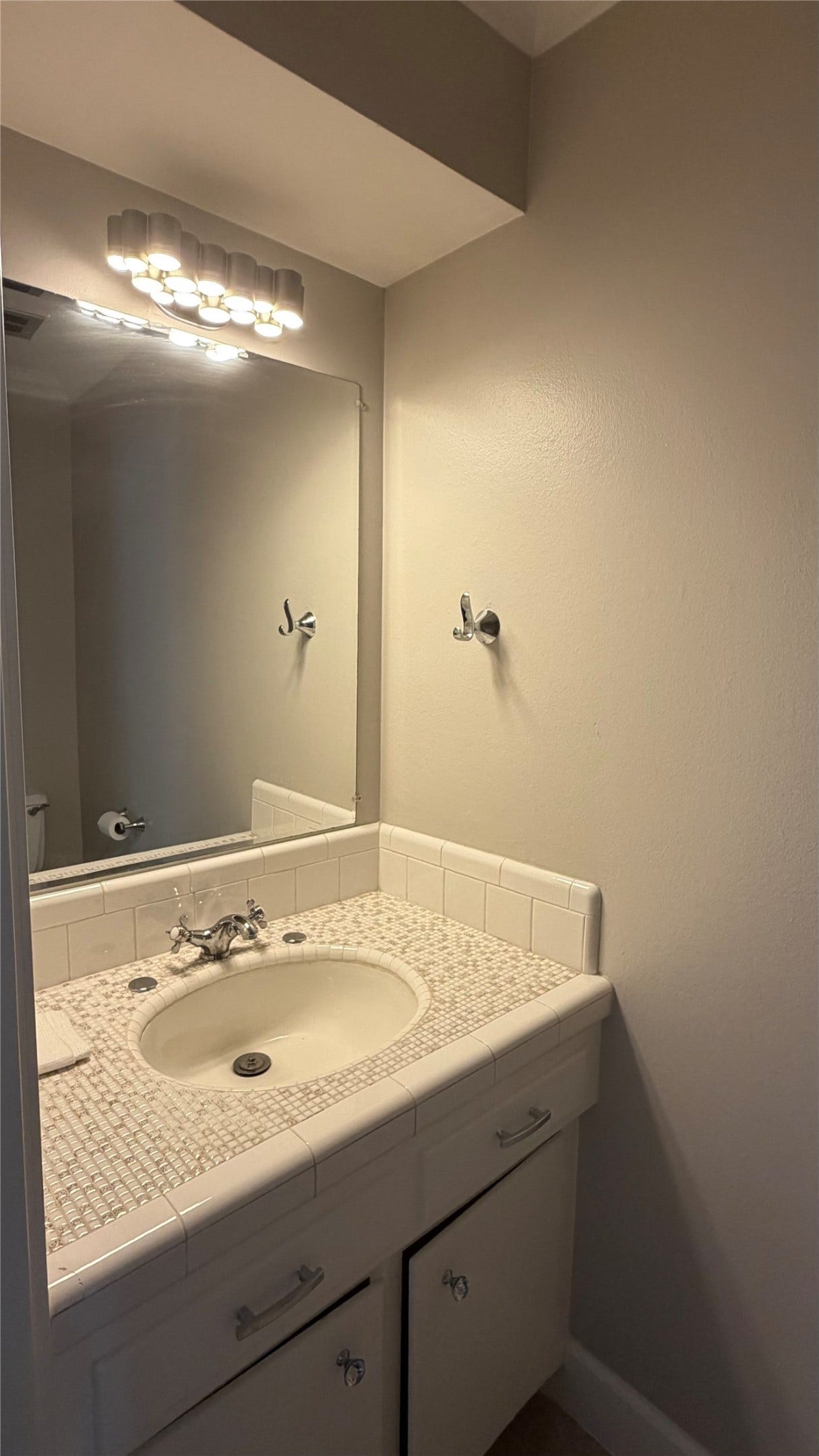 6310 DEERWOOD Road, Houston, TX 77057 6310 DEERWOOD Road, Houston, TX 77057