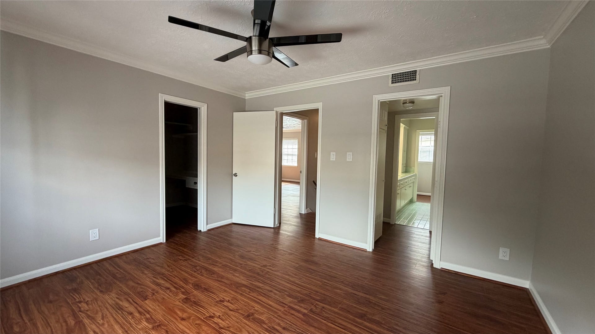 6310 DEERWOOD Road, Houston, TX 77057 6310 DEERWOOD Road, Houston, TX 77057