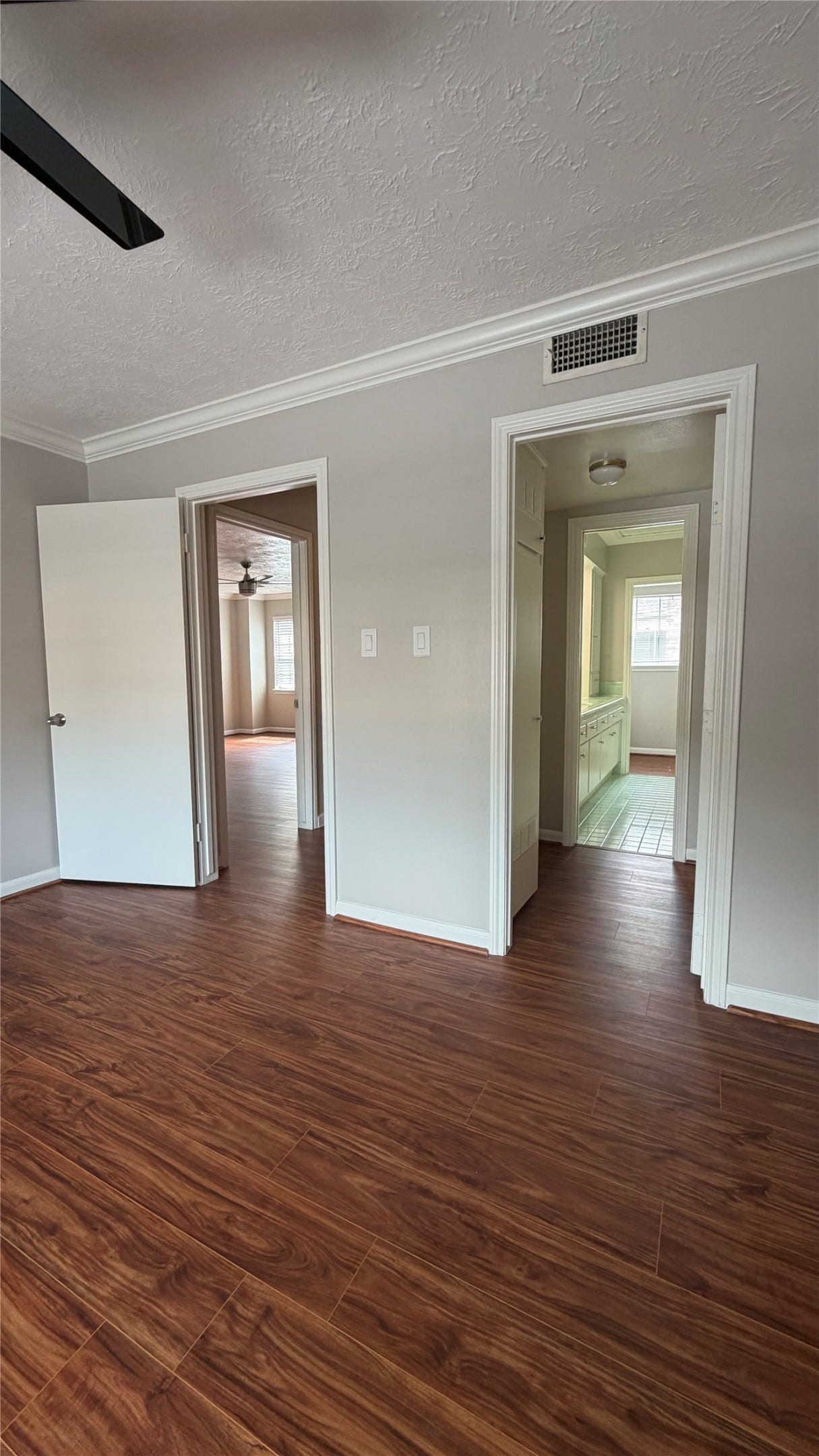 6310 DEERWOOD Road, Houston, TX 77057 6310 DEERWOOD Road, Houston, TX 77057