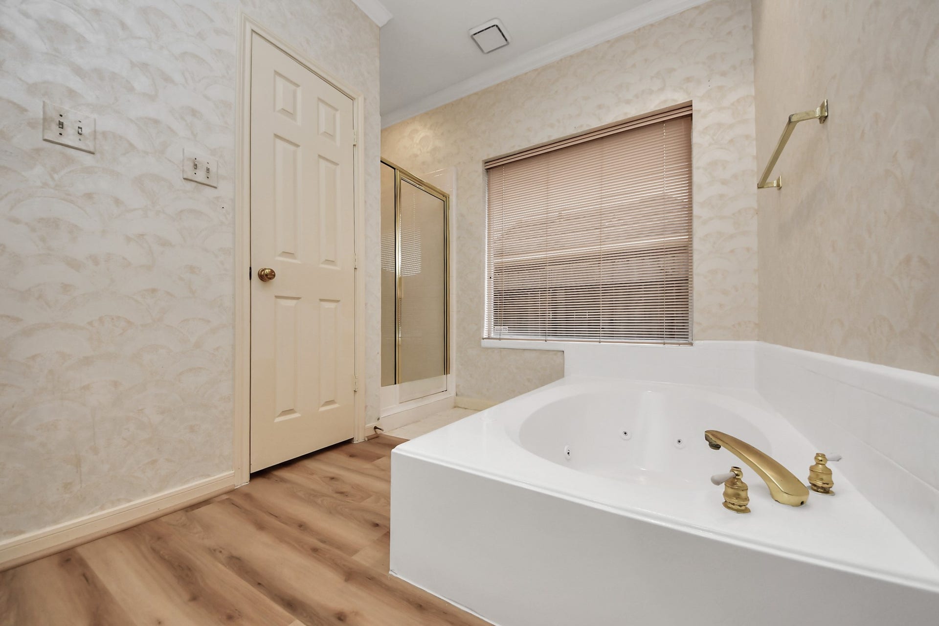 4418 Bermuda Drive, Sugar Land, TX 77479 4418 Bermuda Drive, Sugar Land, TX 77479