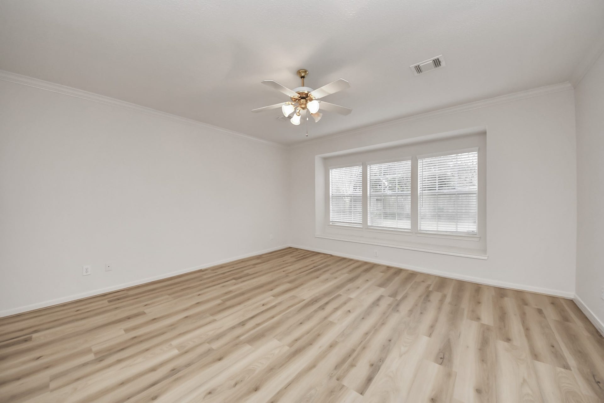 4418 Bermuda Drive, Sugar Land, TX 77479 4418 Bermuda Drive, Sugar Land, TX 77479