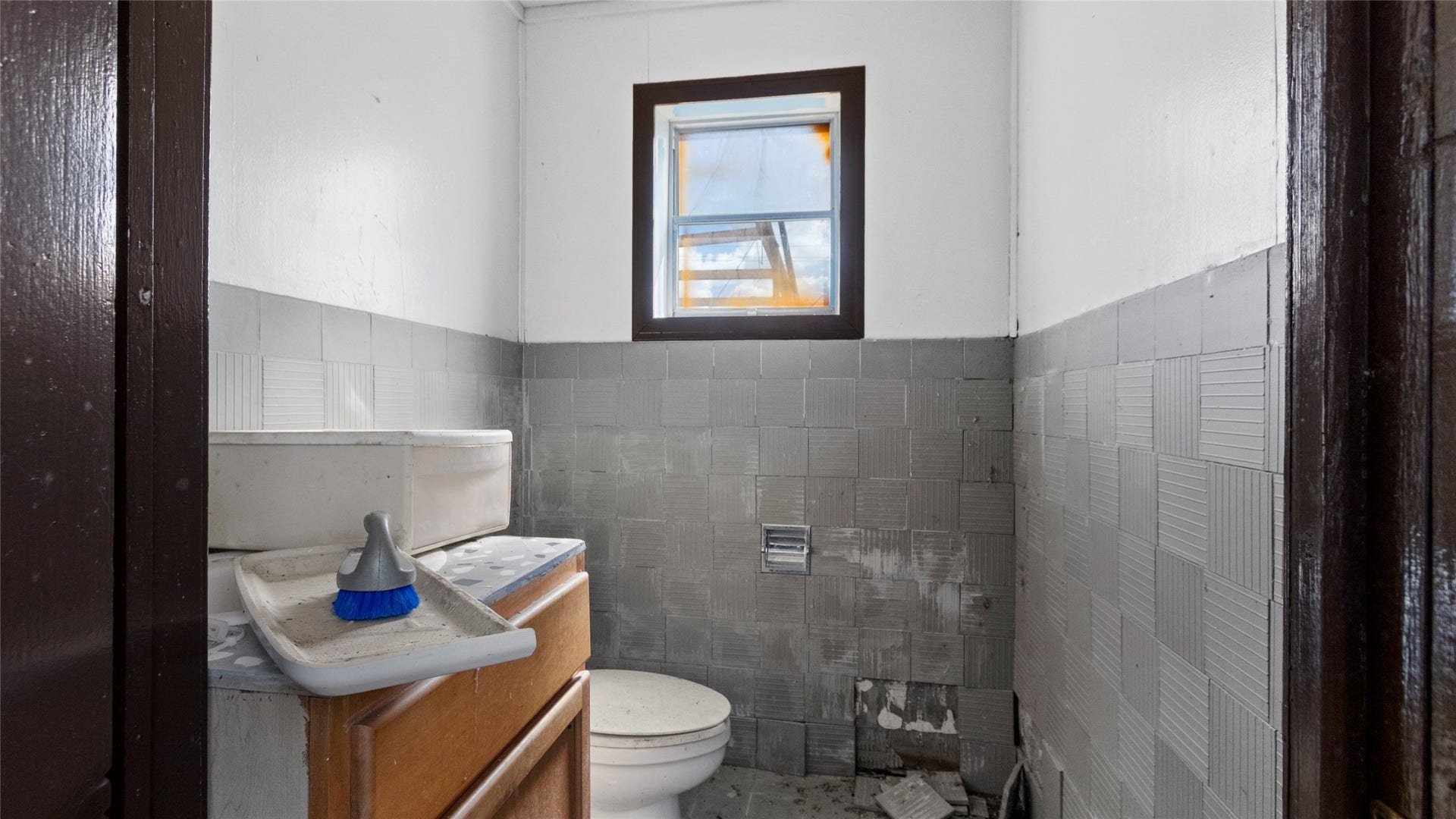 11723 County Road 458, #FM523, Angleton, TX 77515 1/2 BATHROOM IN FORMER CANTINA