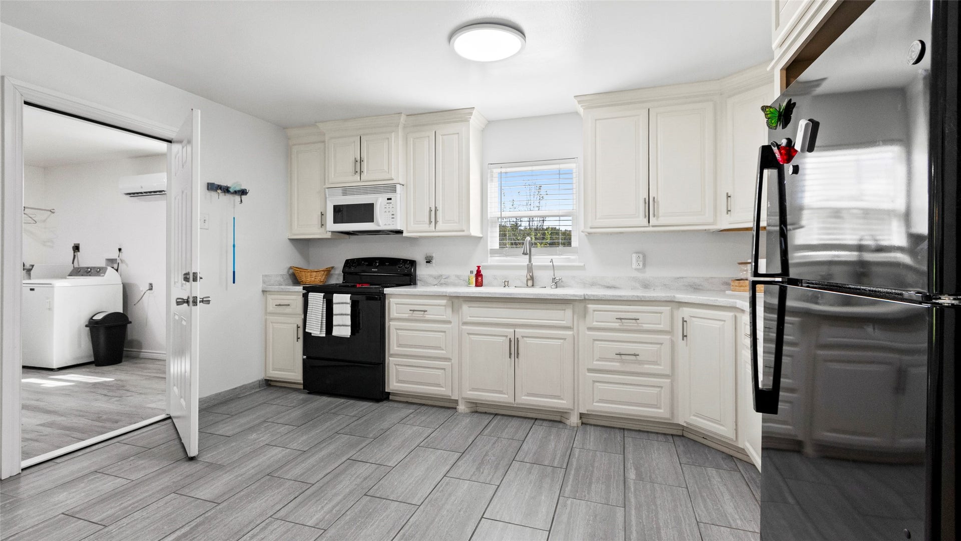 11723 County Road 458, #FM523, Angleton, TX 77515 KITCHEN VIEW