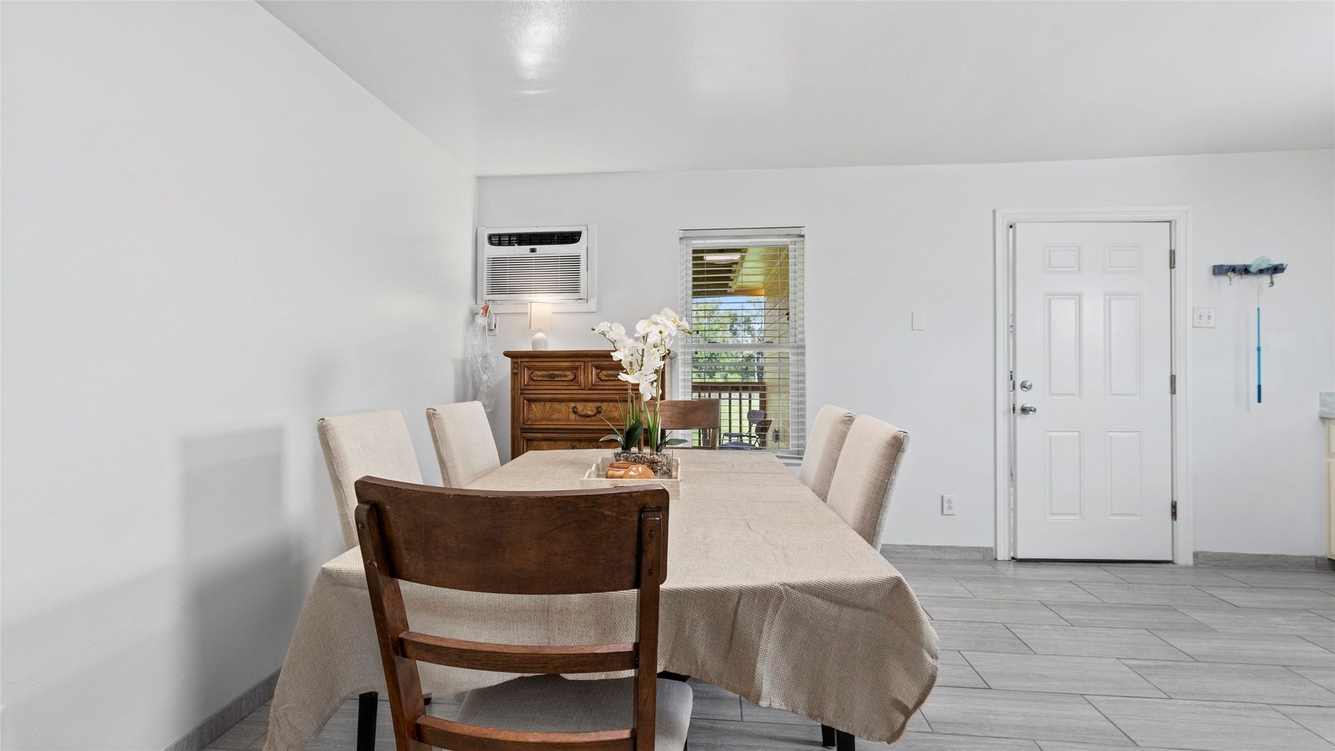 11723 County Road 458, #FM523, Angleton, TX 77515 EAT-IN KITCHEN DINING AREA