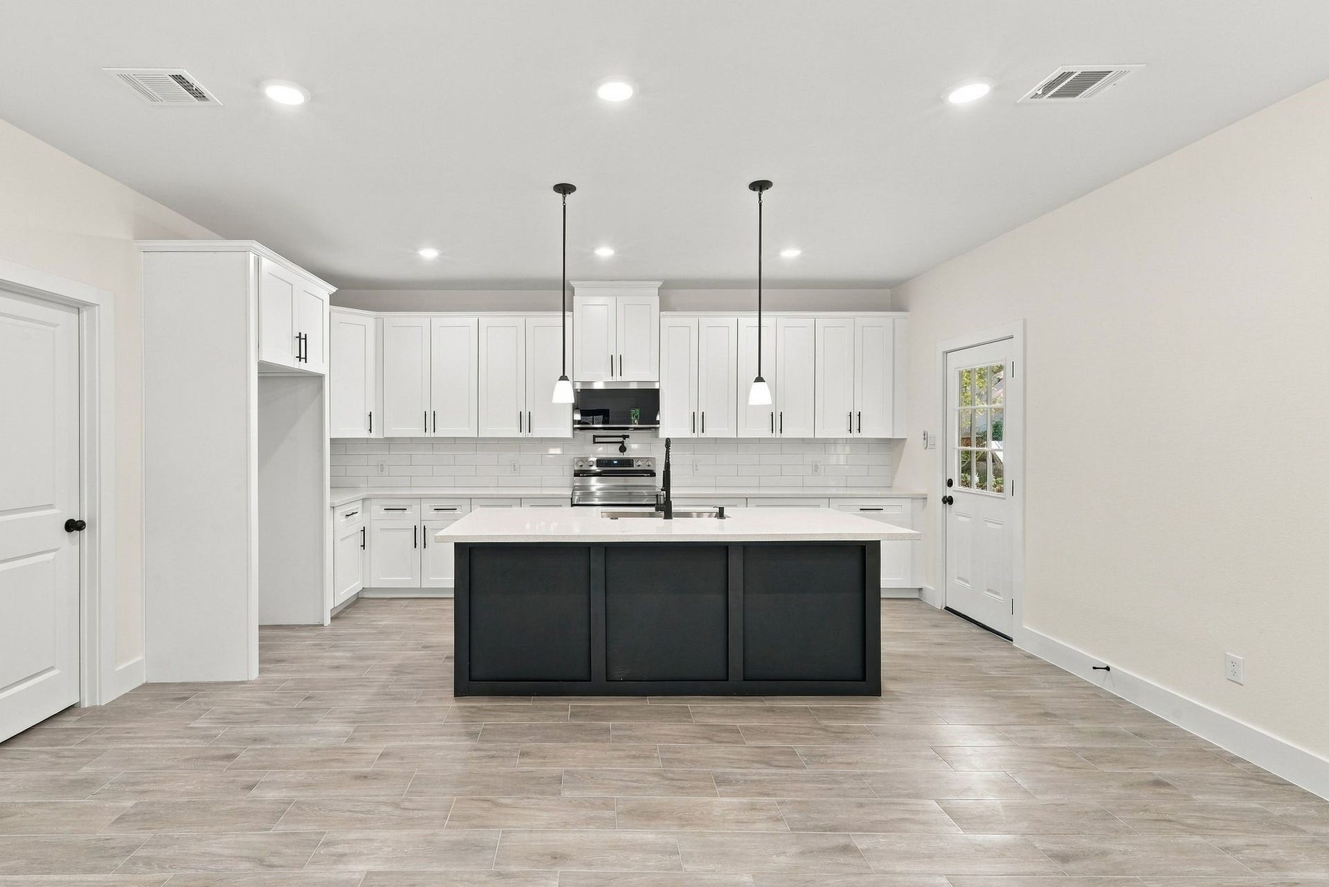15172 Coaltown Road, Willis, TX 77378 15172 Coaltown Road, Willis, TX 77378