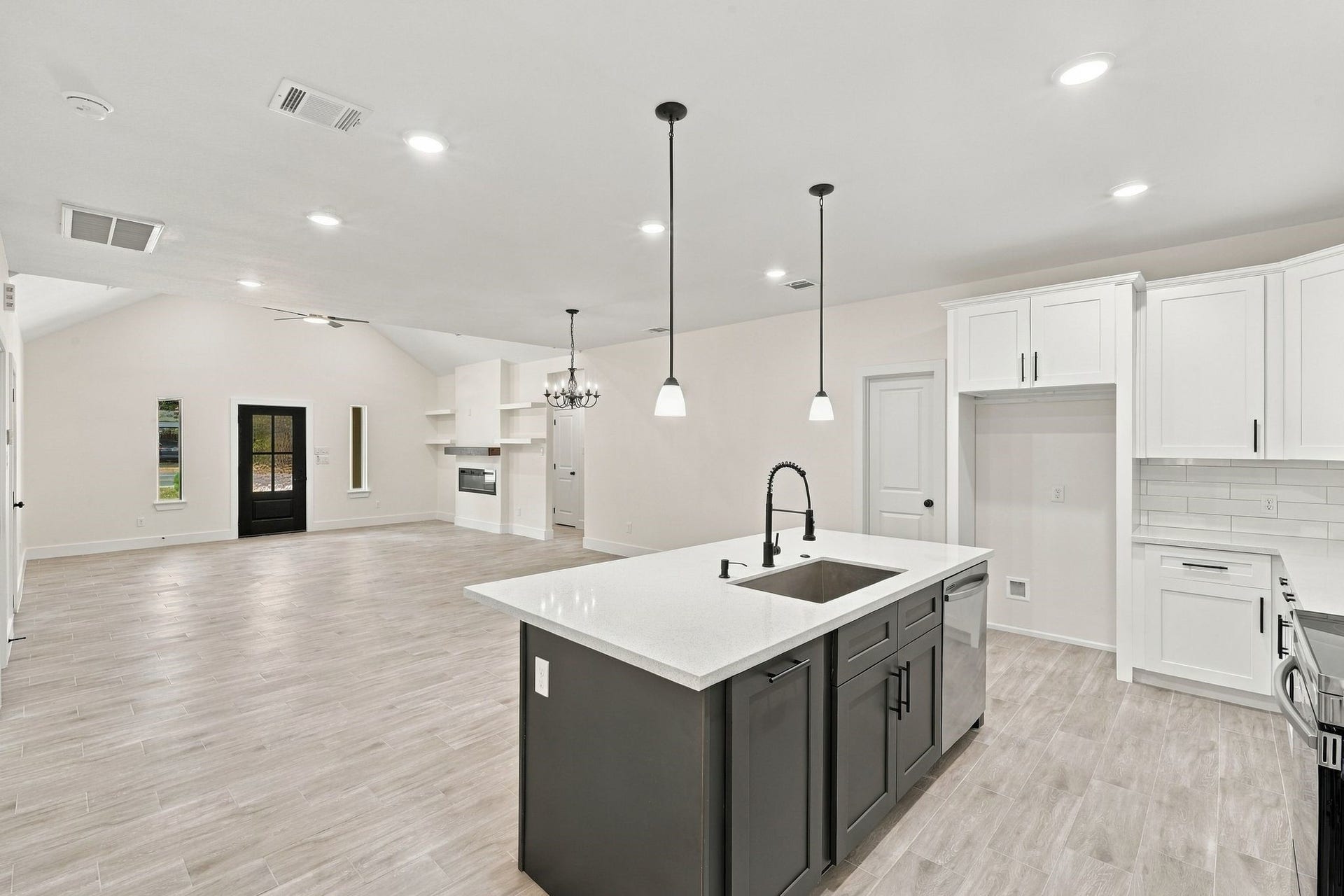 15172 Coaltown Road, Willis, TX 77378 15172 Coaltown Road, Willis, TX 77378