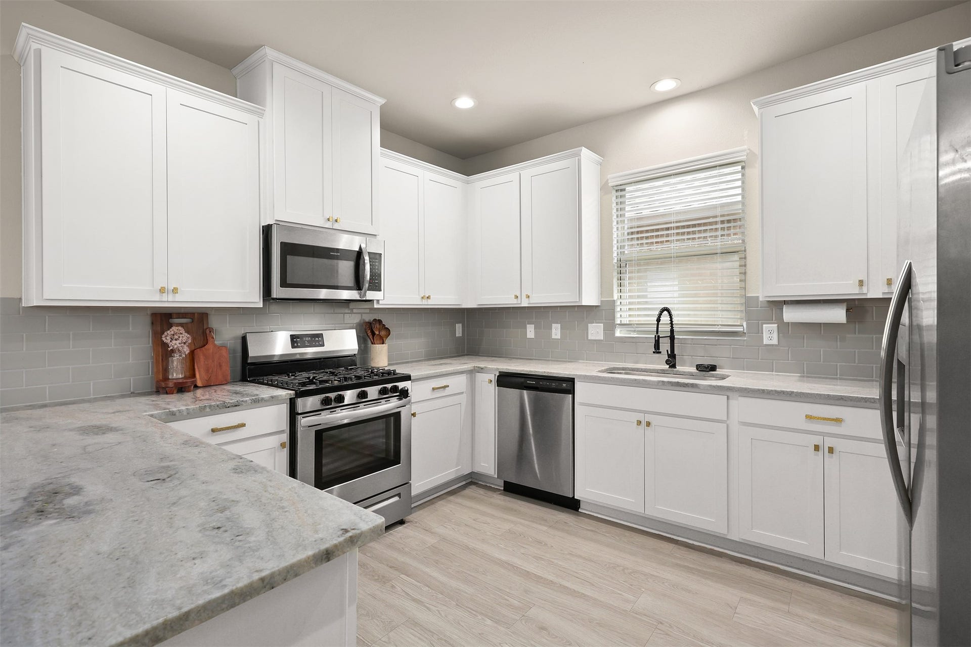13133 Leisure Cove Drive, Texas City, TX 77568 13133 Leisure Cove Drive, Texas City, TX 77568