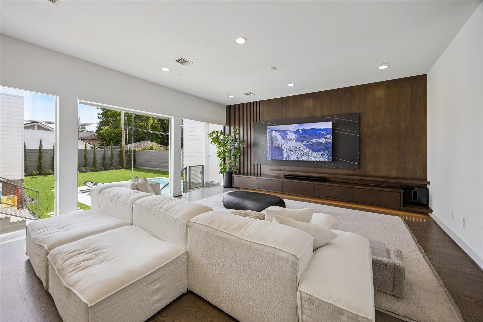 5215 Jason Street, Houston, TX 77096