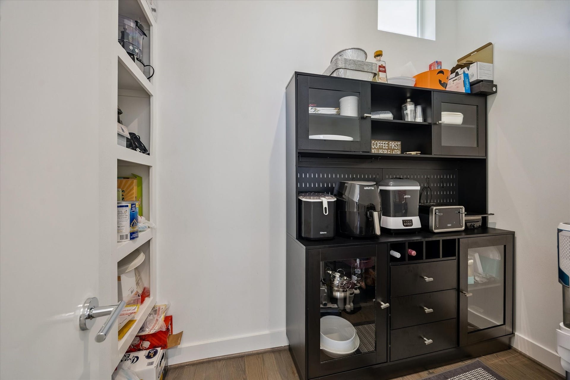 Appliances pantry