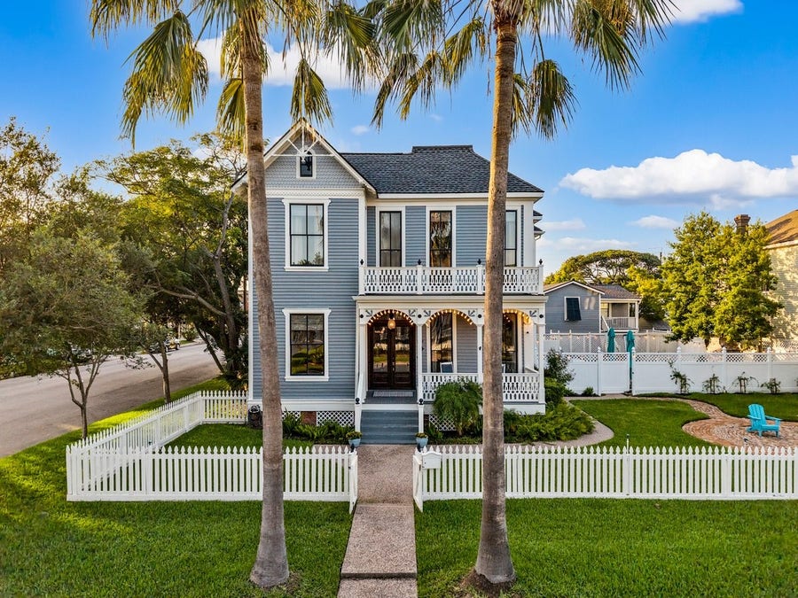 Property photo for 1728 Avenue M, Galveston, TX