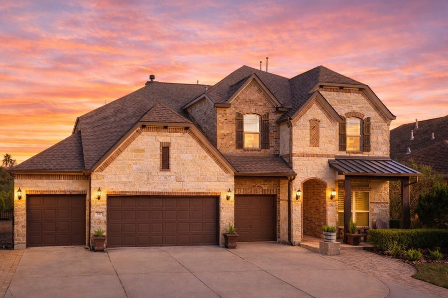 Property photo for 846 Coastal Court, League City, TX