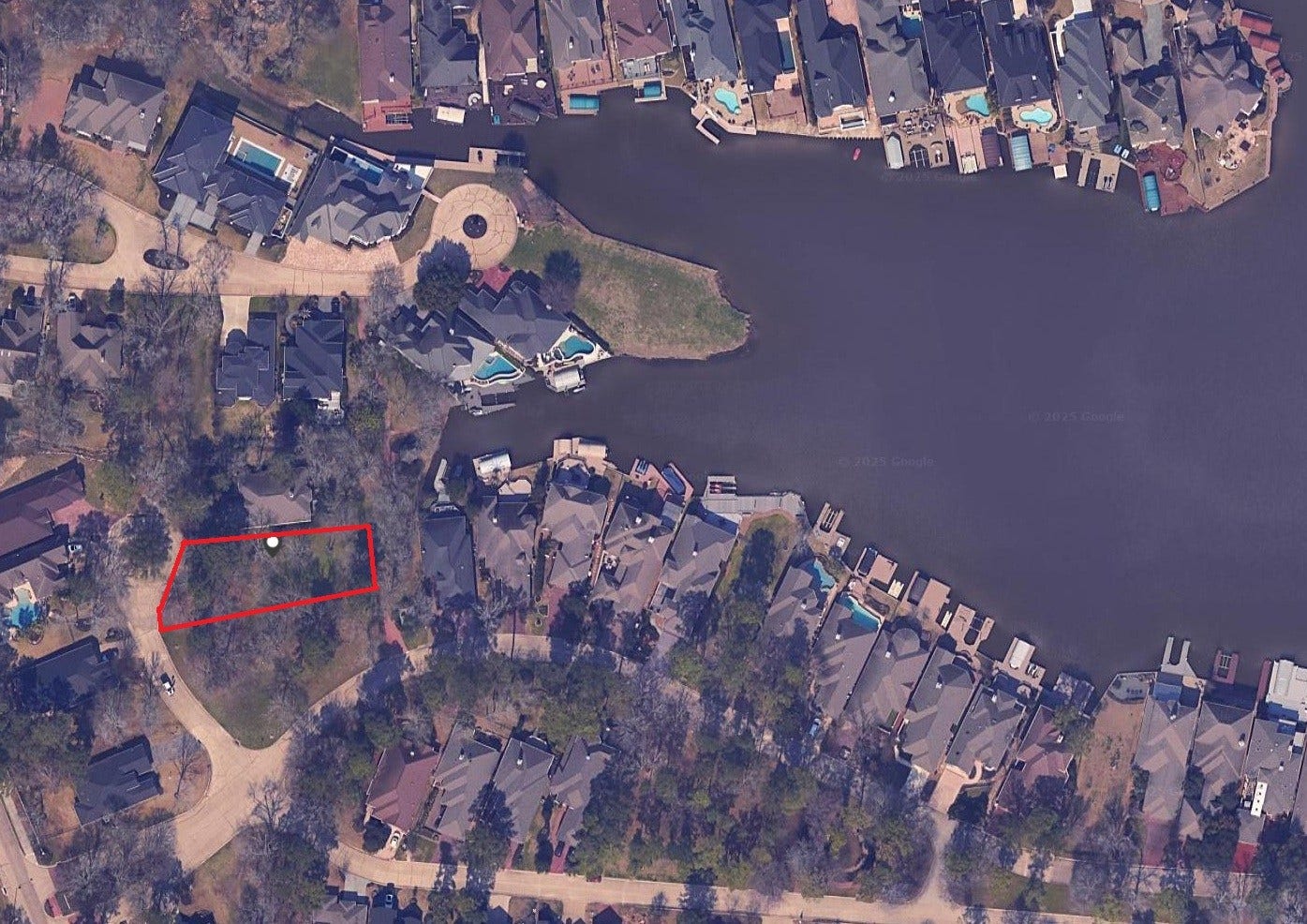 26 Winthrop Harbor Court, Montgomery, TX 77356 Approximate boundary lines of 26 Winthrop Harbor, located on a quiet cul-de-sac in Somerset section, where lawn maintenance is included in the annual fee.