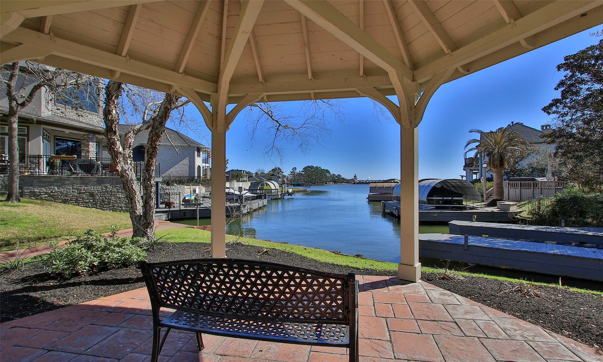 26 Winthrop Harbor Court, Montgomery, TX 77356 The peaceful gazebo is available for residents of Somerset section of Bentwater. Come relax under the shade.