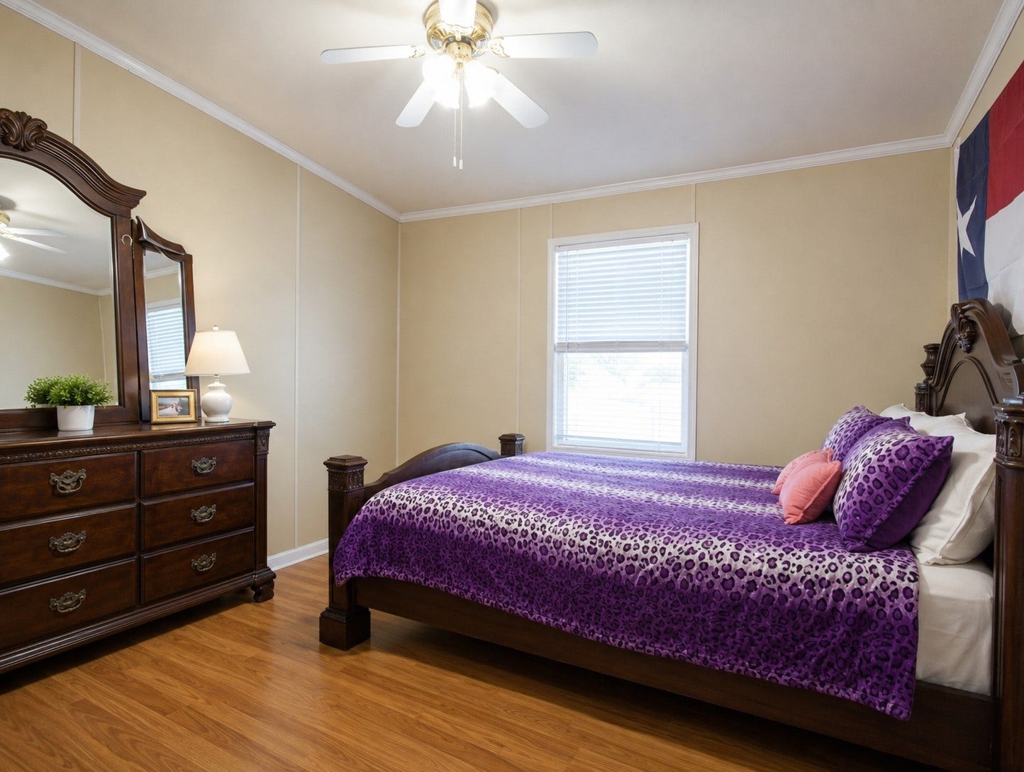 1017 Woodland Street, Channelview, TX 77530 1 Bedroom.