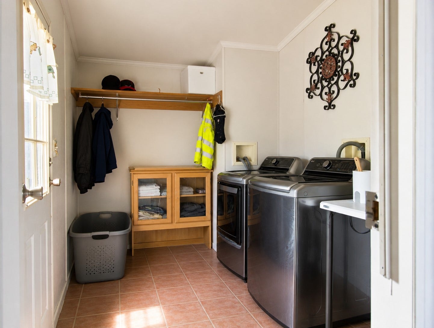 1017 Woodland Street, Channelview, TX 77530 Laundry room.